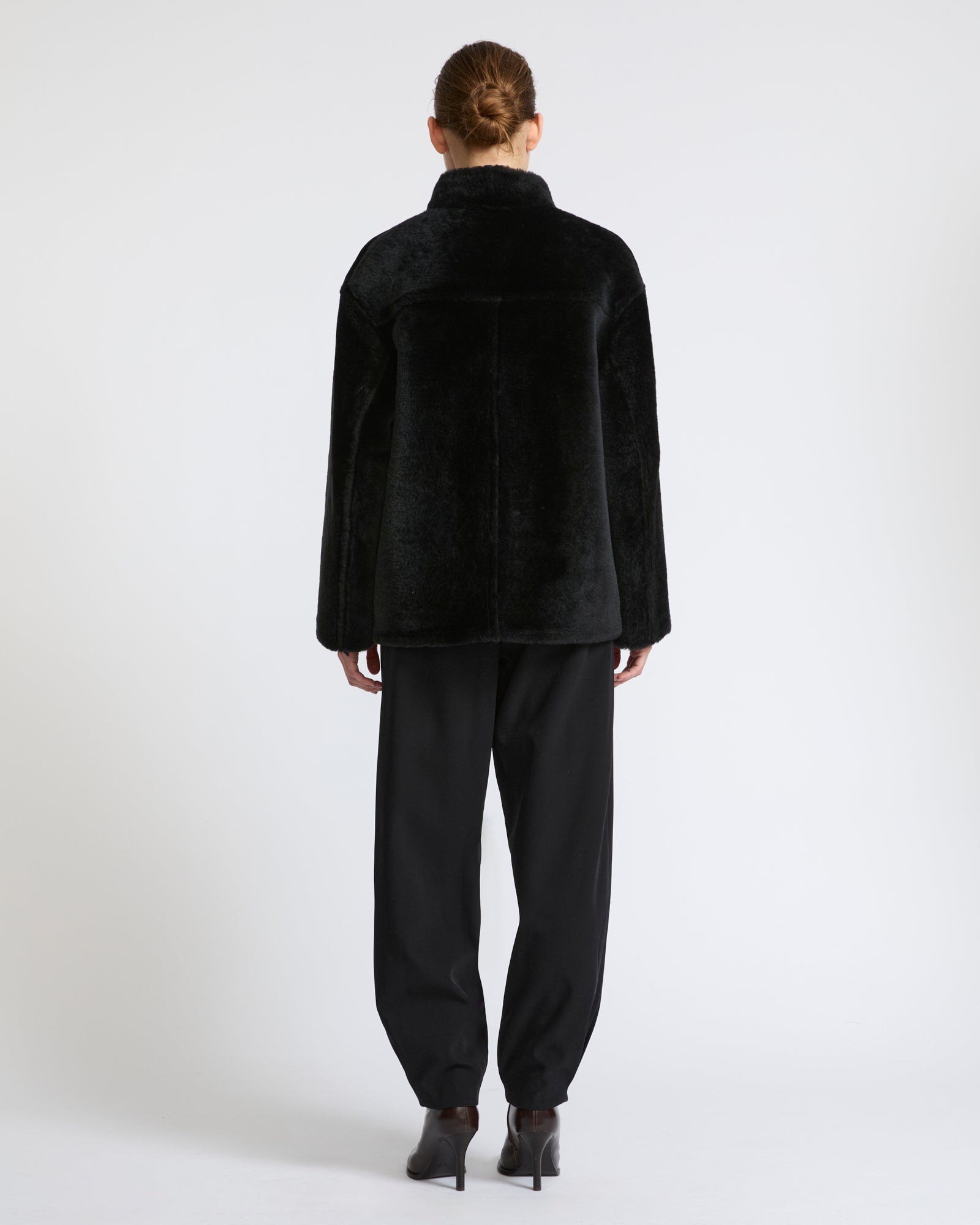Veste droite en peau lainée d'agneau Mérinos- Yves Salomon - Nouvelle collection Automne Hiver