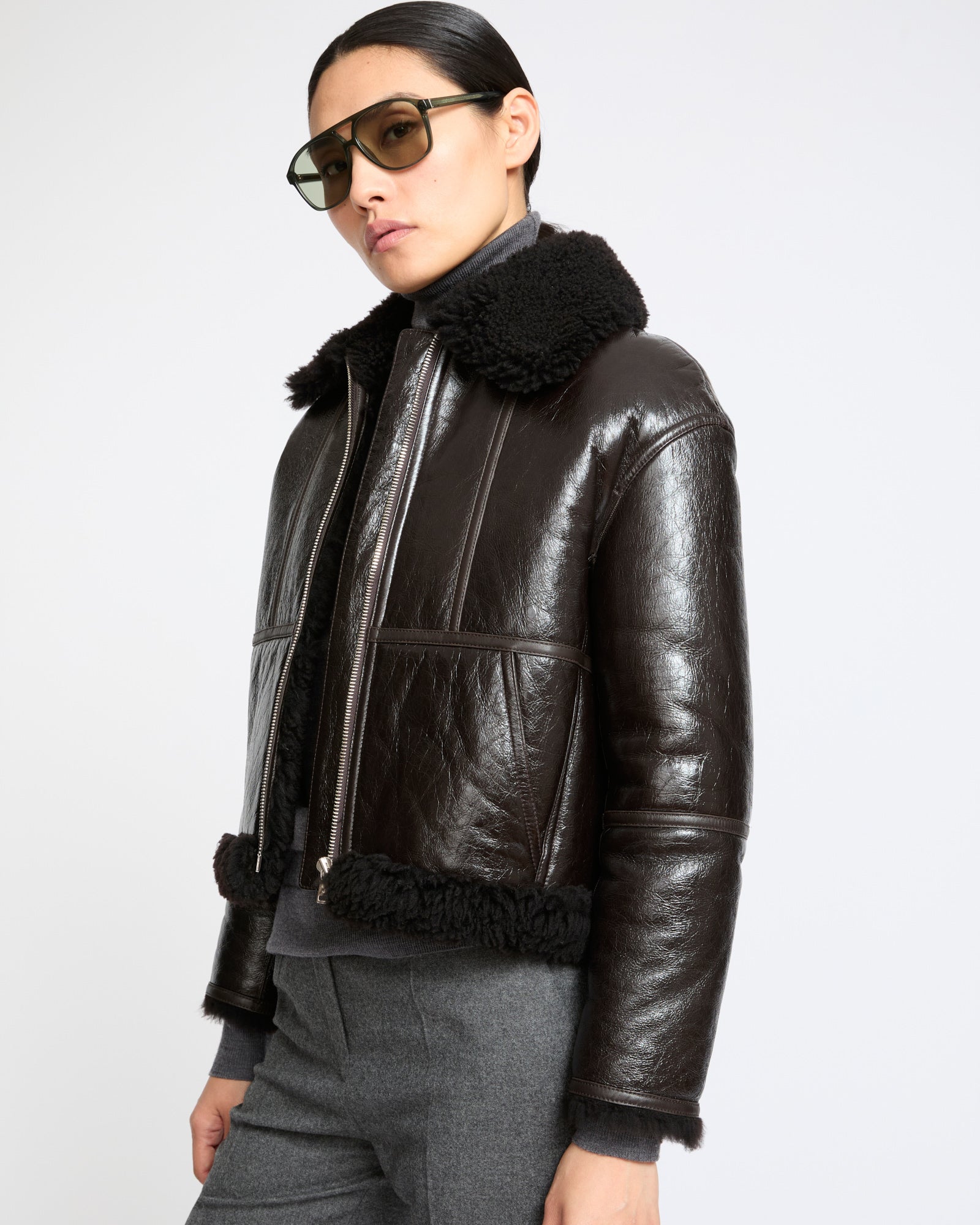 Veste courte en peau lainée d'agneau Merinillo vernis- Yves Salomon - Nouvelle collection Automne Hiver