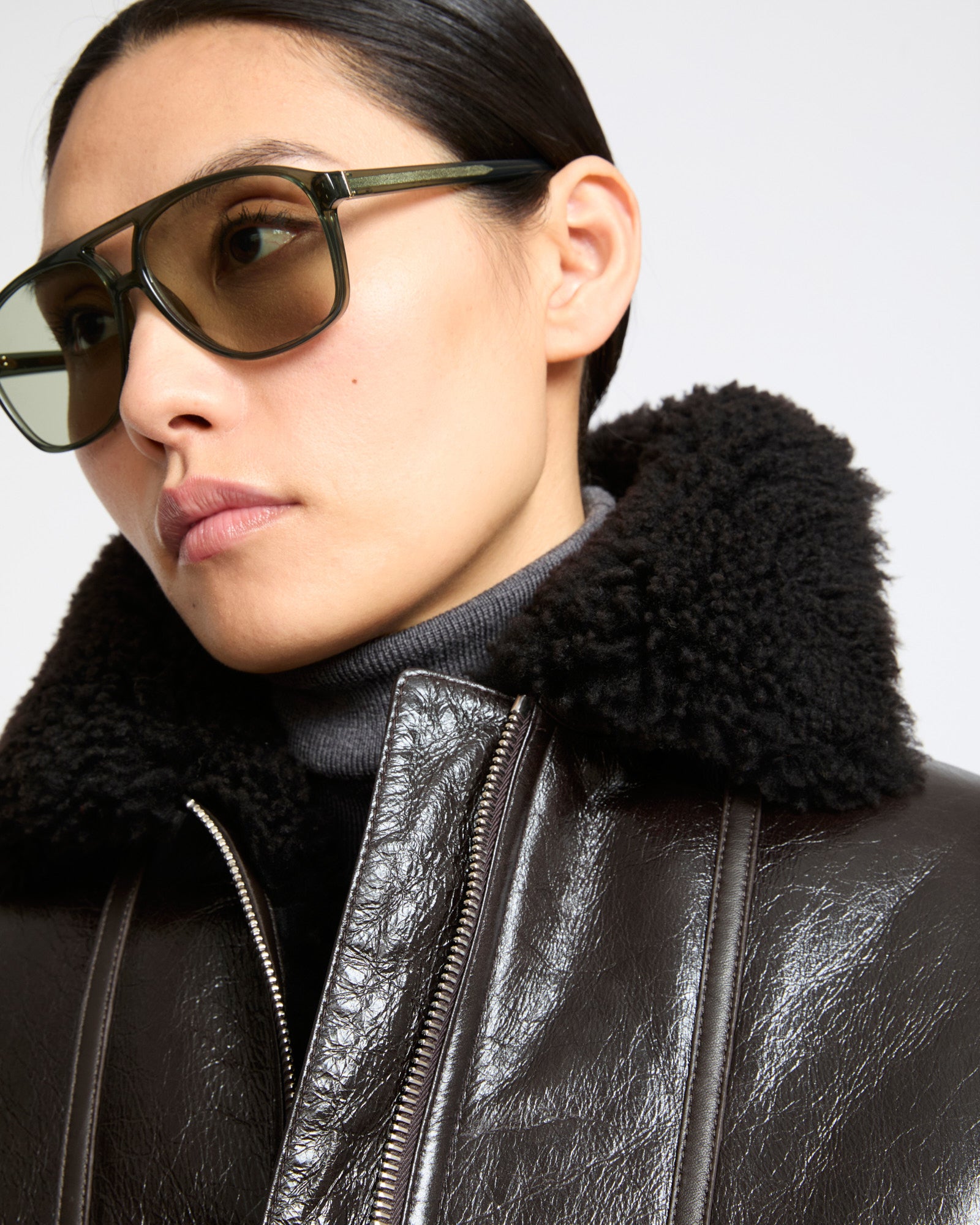 Veste courte en peau lainée d'agneau Merinillo vernis- Yves Salomon - Nouvelle collection Automne Hiver