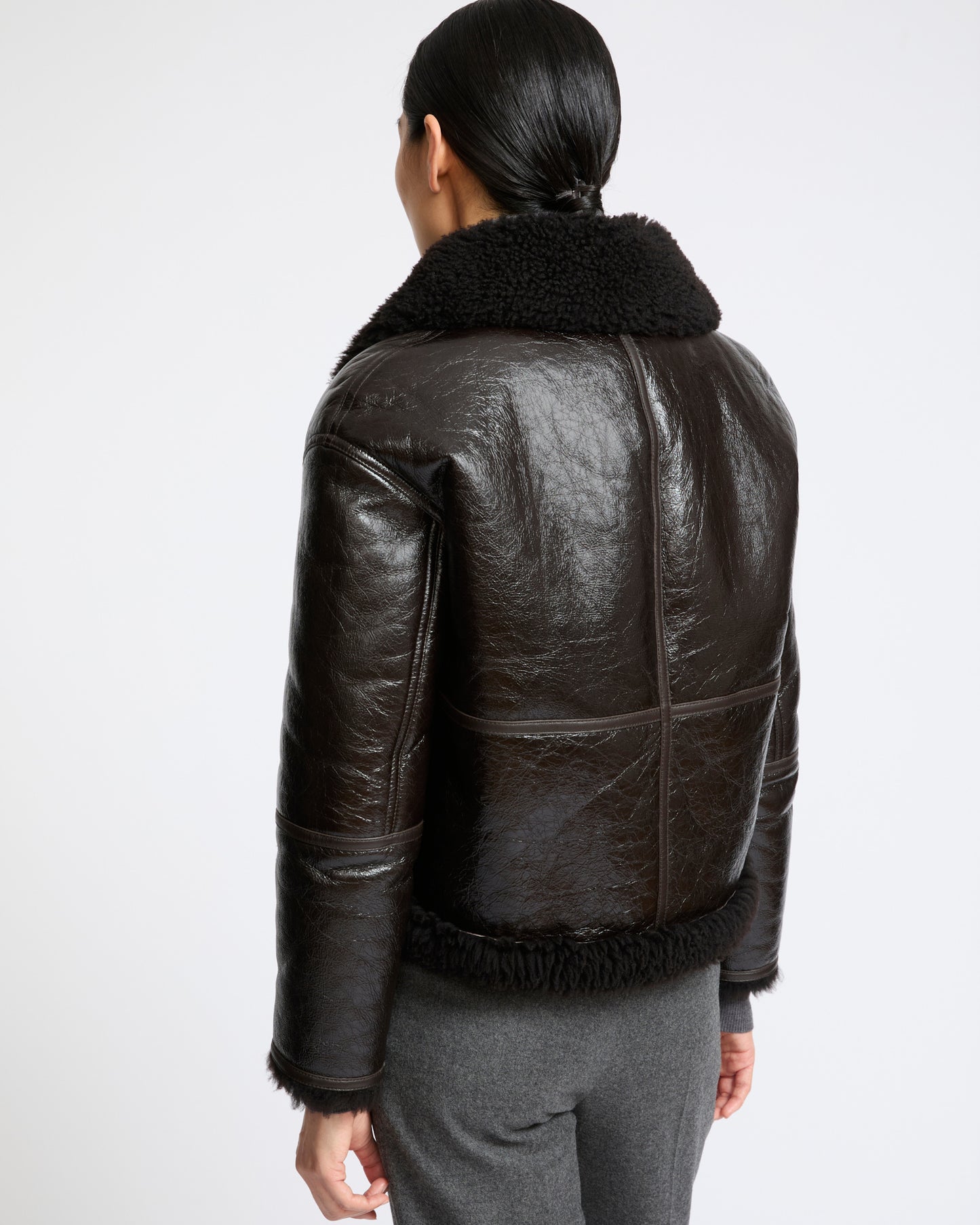 Veste courte en peau lainée d'agneau Merinillo vernis- Yves Salomon - Nouvelle collection Automne Hiver