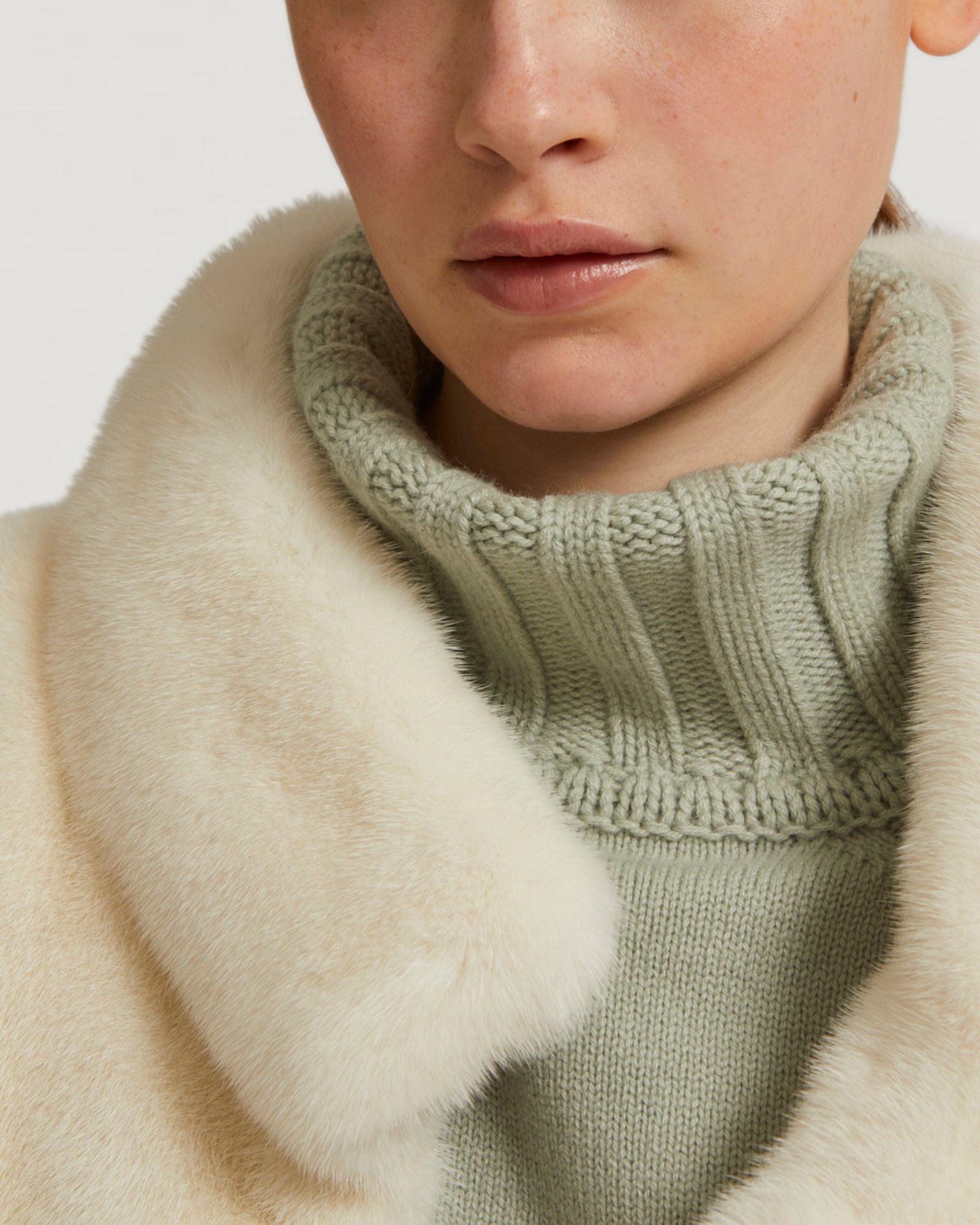 Veste longue en vison avec col-Yves Salomon - Soldes d'hiver - Winter Sale