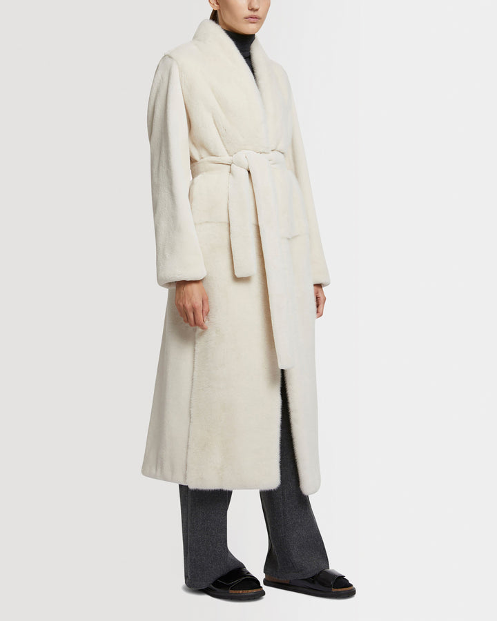 Manteau ceinturé en fourrure de vison rasé et fourrure de vison à poils longs