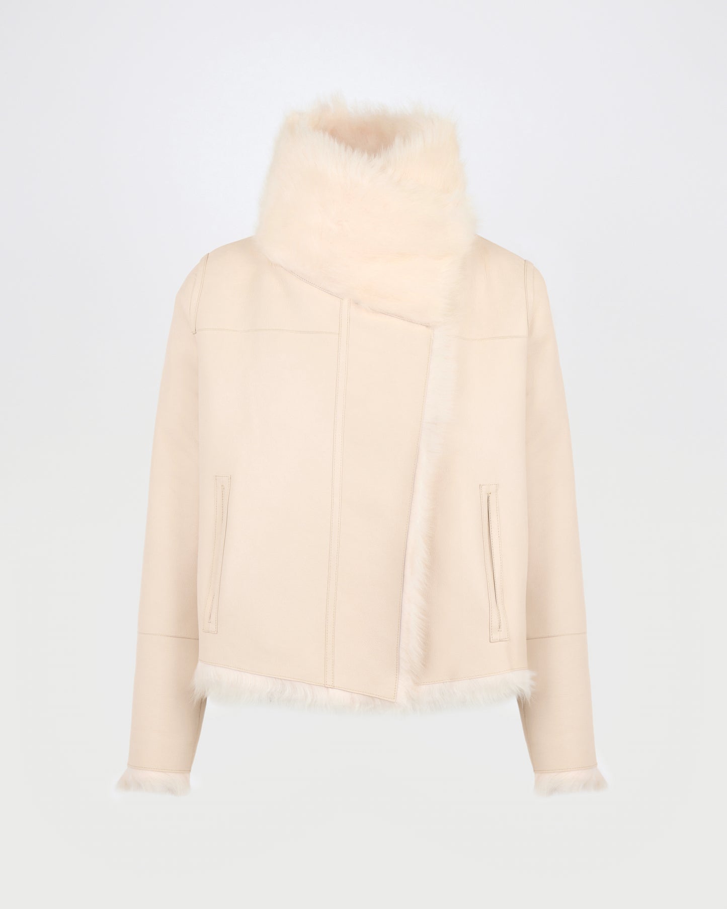 Veste courte réversible en peau lainée d'agneau de Toscane - Yves Salomon - Nouvelle collection Automne Hiver