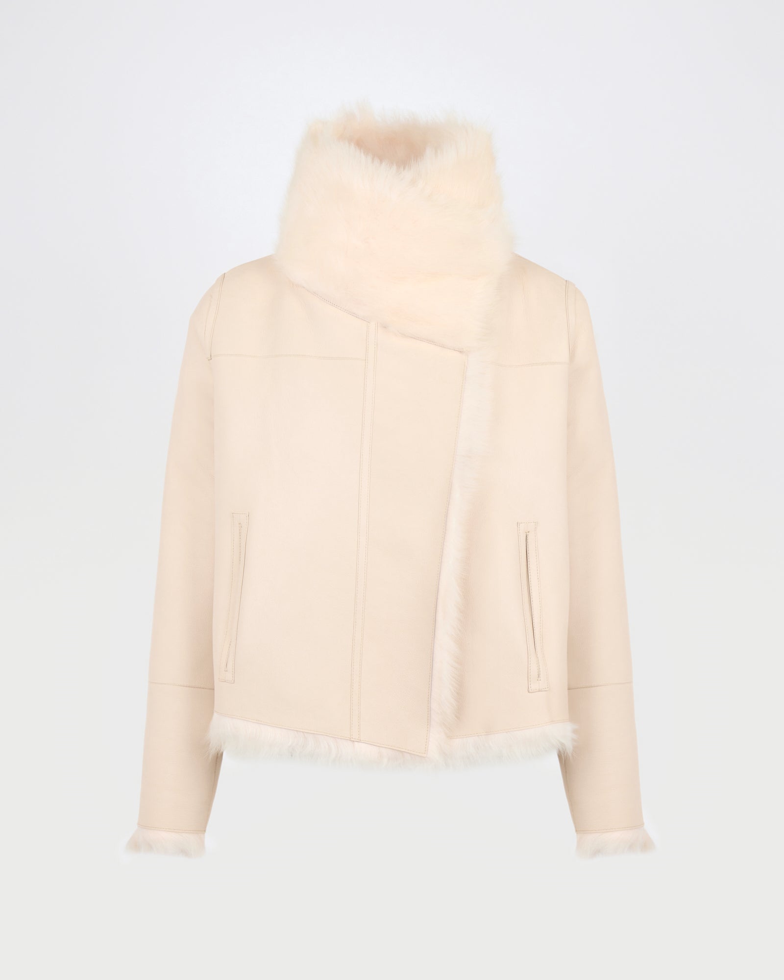 Veste courte réversible en peau lainée d'agneau de Toscane - Yves Salomon - Nouvelle collection Automne Hiver