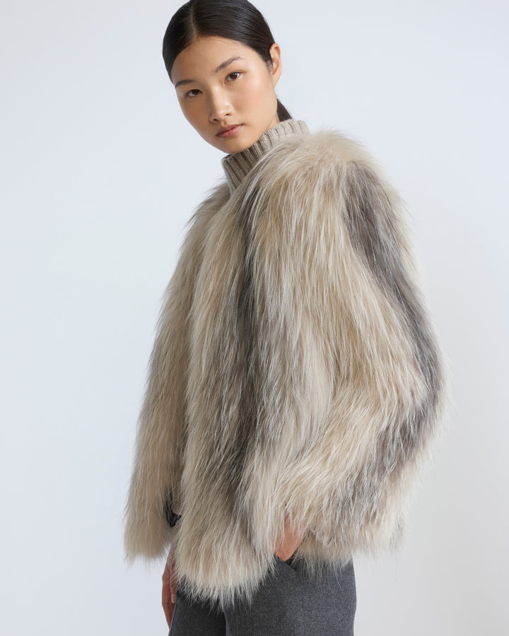 Veste courte en fourrure de renard tricoté
