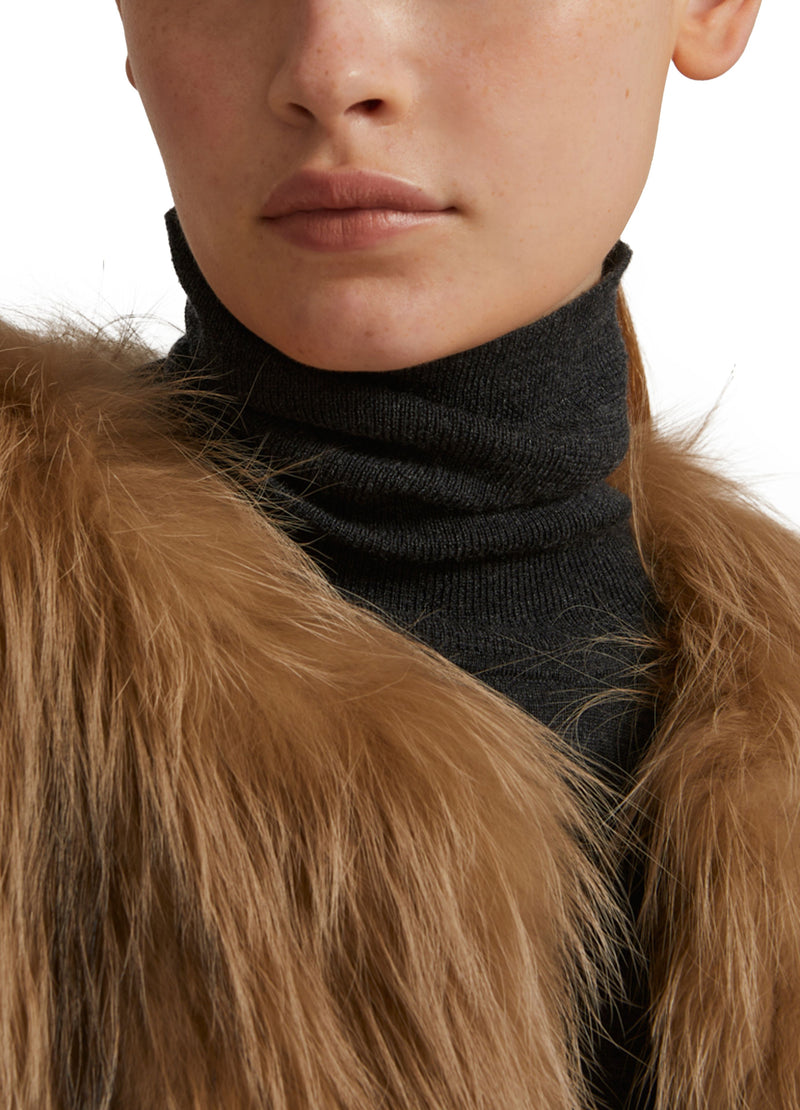 Veste courte en renard tricoté