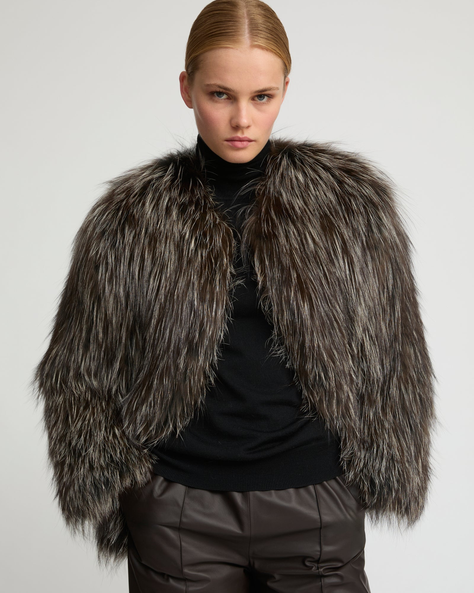 Veste courte en fourrure de renard tricoté -Yves Salomon