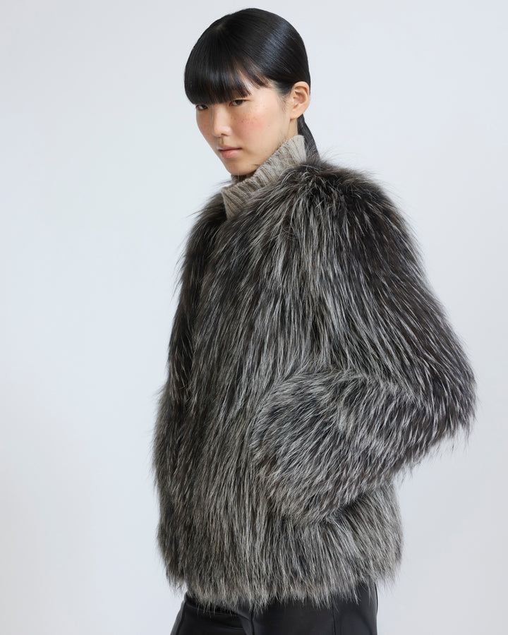 Veste courte en fourrure de renard tricoté