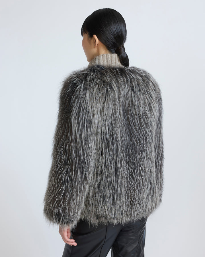 Veste courte en fourrure de renard tricoté
