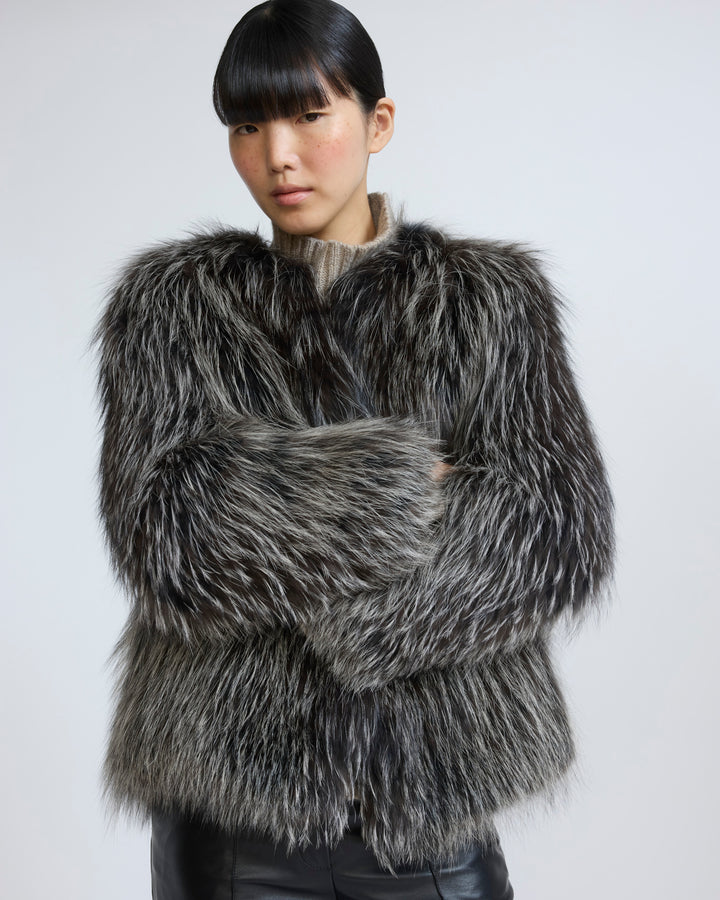 Veste courte en fourrure de renard tricoté