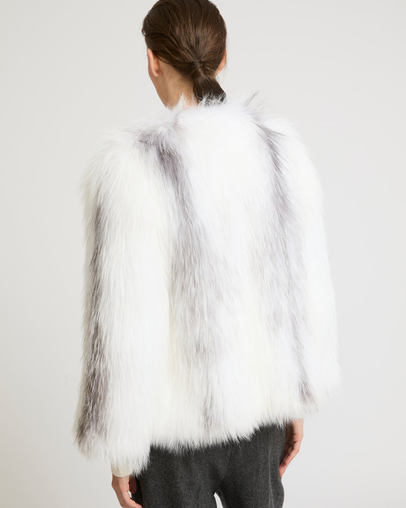 Veste courte en fourrure de renard tricoté