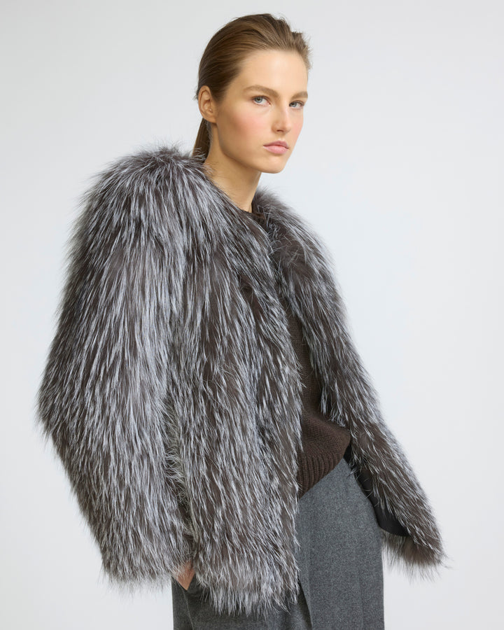 Veste courte en fourrure de renard tricoté