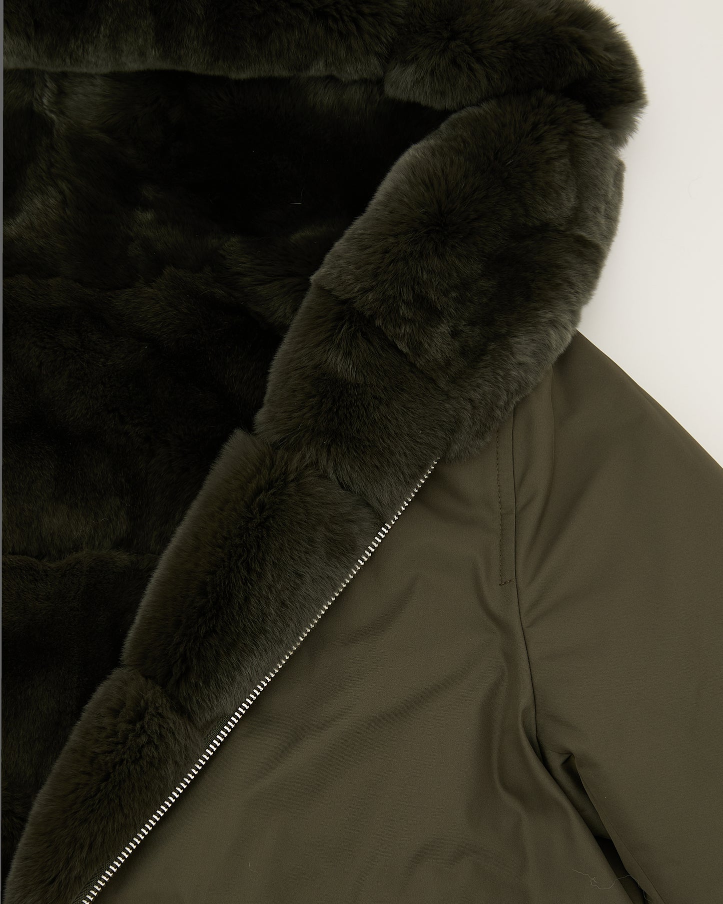 Veste à capuche en fourrure de lapin rex réversible tissu technique -Yves Salomon