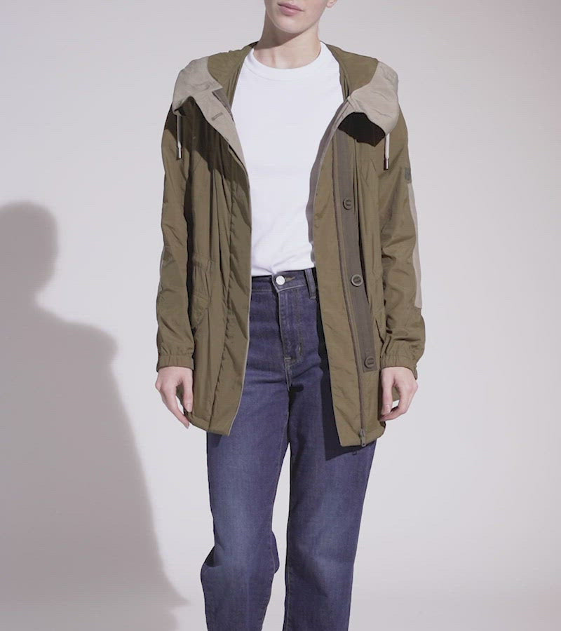 Black Friday 2025 - Yves Salomon - Parka iconique courte revisitée version imperméable - kaki