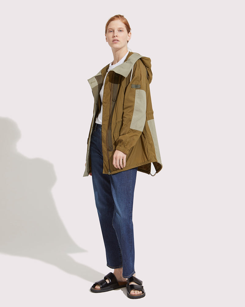 Black Friday 2025 - Yves Salomon - Parka iconique courte revisitée version imperméable - kaki