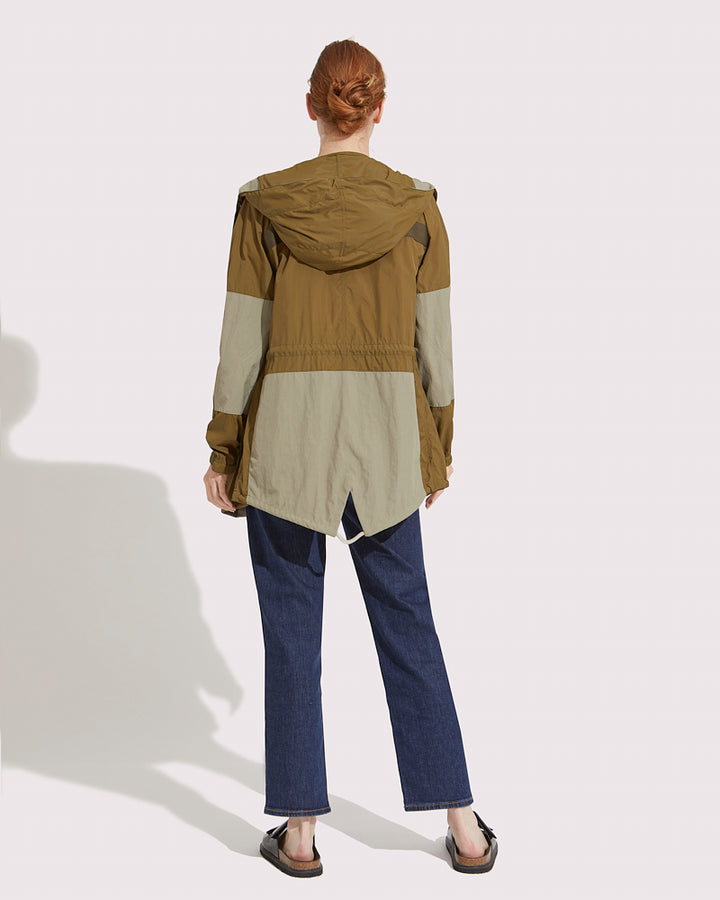 Black Friday 2025 - Yves Salomon - Parka iconique courte revisitée version imperméable - kaki