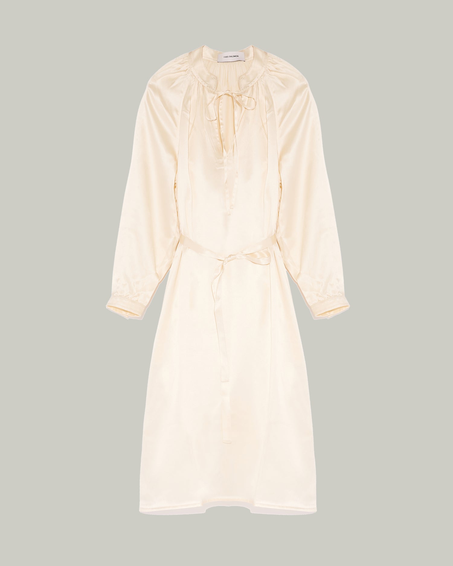 robe-fluide-a-manches-longues-en-satin-de-soie-blanc-22eyr03307saxwa1042 -Yves Salomon