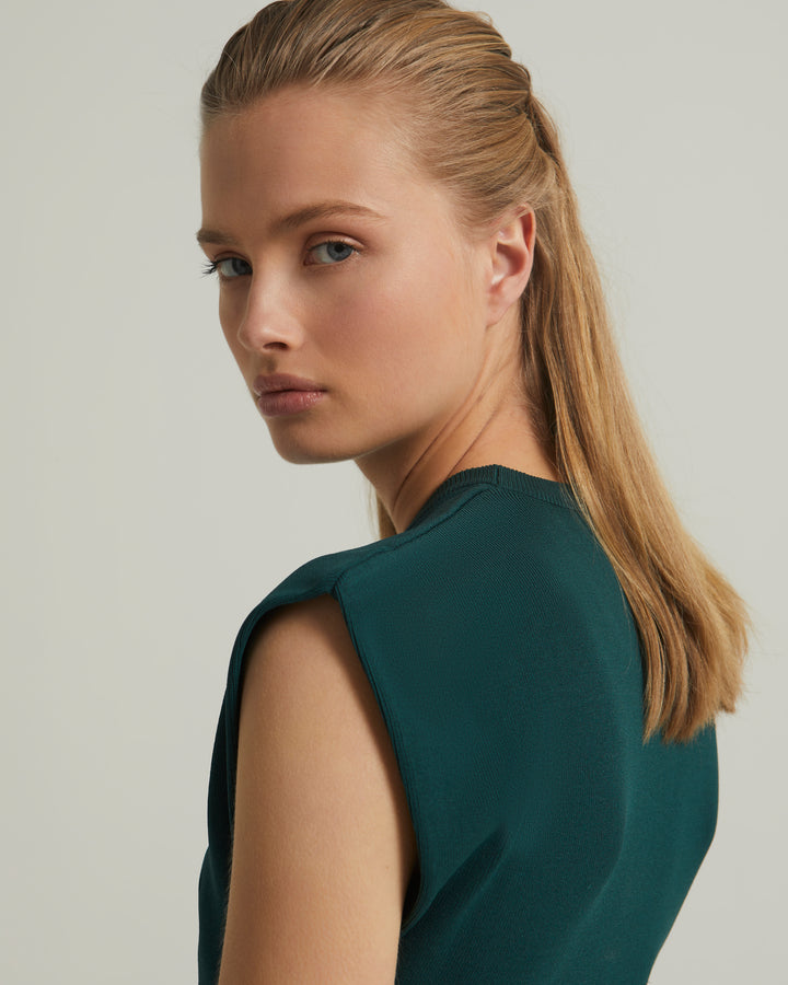 Robe courte sans manches en maille stretch