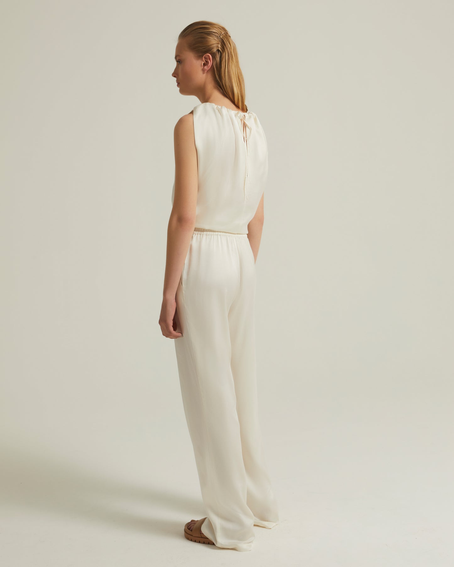 Pantalon droit en satin de soie mélangé