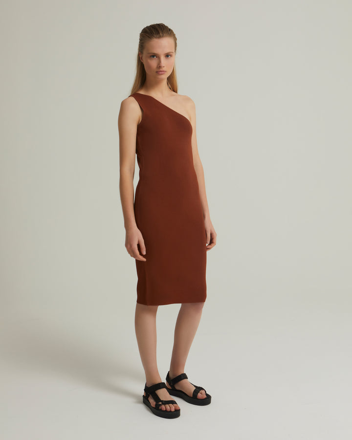 Robe mi-longue asymétrique en maille stretch
