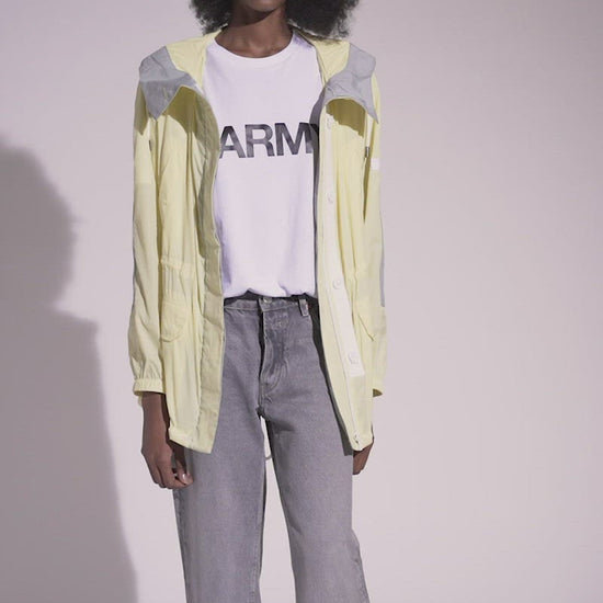 Black Friday 2025 - Yves Salomon - Parka iconique courte revisitée version imperméable - jaune